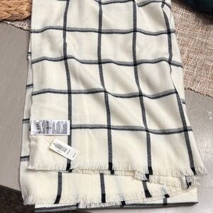 GAP Cream and Black Checkered fleece blanket scarf
